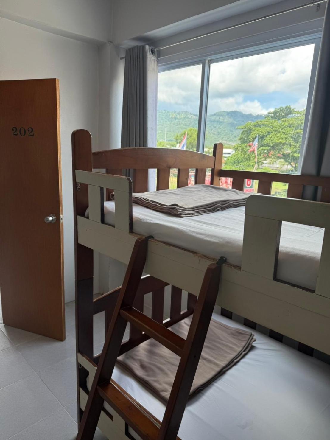 Ler Hostel 65 查汶海滩 外观 照片